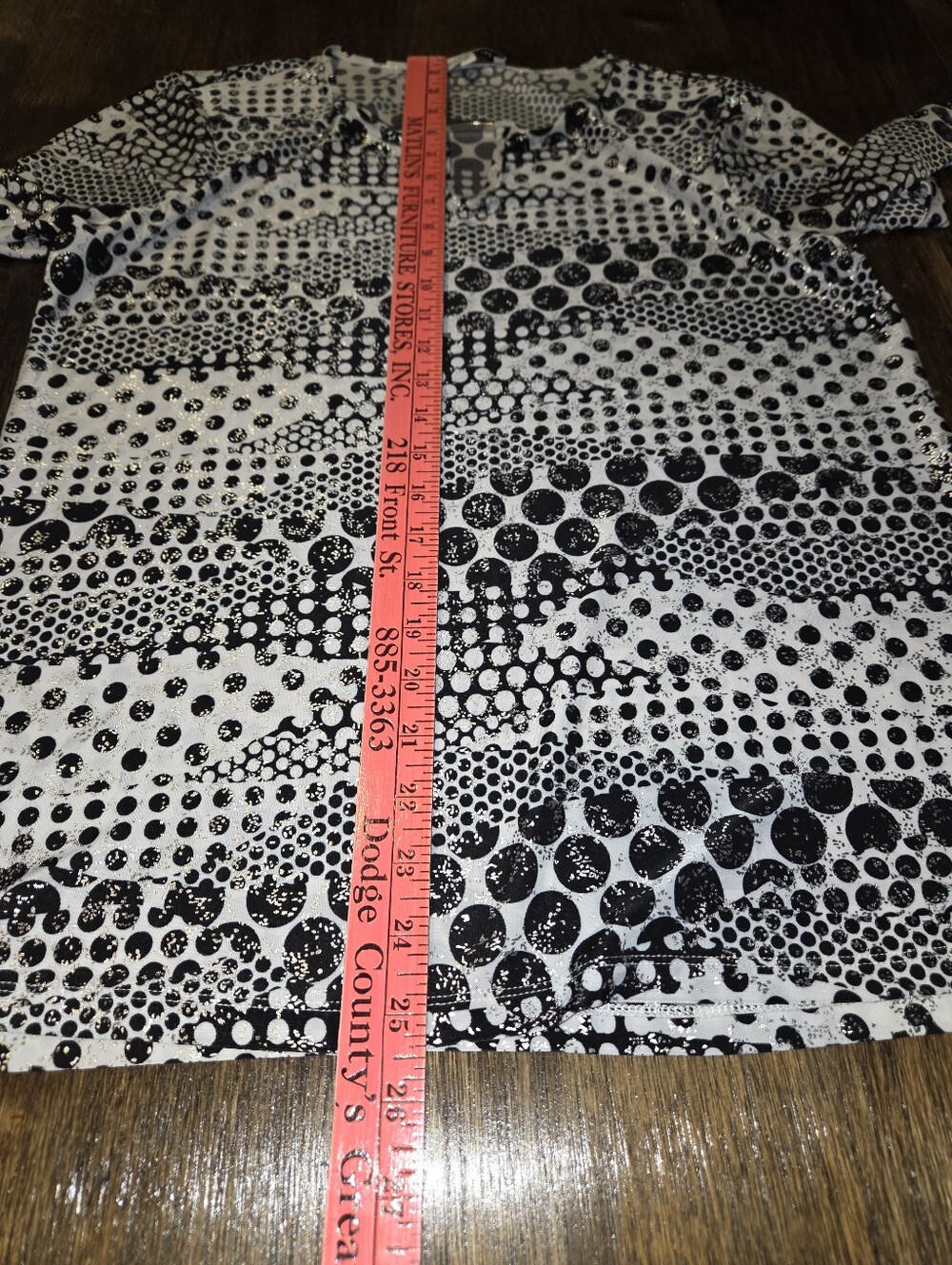 Emily Daniels Black & White Dot-Pattern Keyhole Women's Blouse - Picture 9 of 9